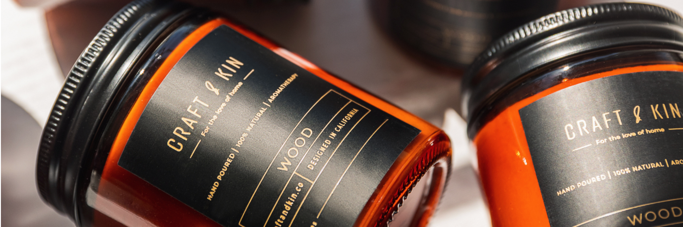 close up of the amber jar aromatherapy candle